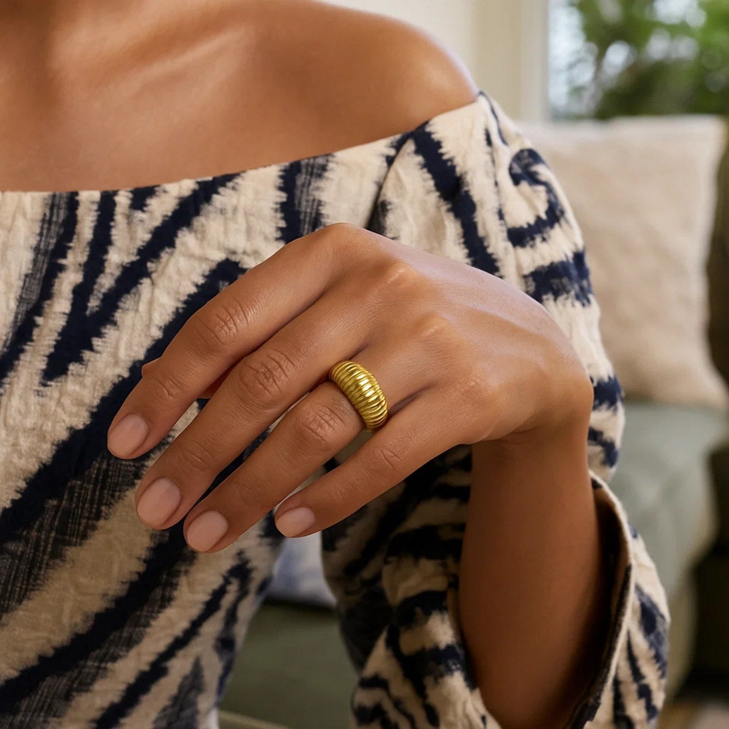 14K Yellow Gold Graduated Tubogas Ring (9.60 mm)